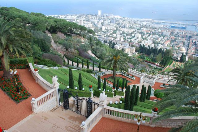 De prachtige Bah\u00e1`\u00ed Gardens van Haifa