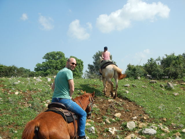 Genieten van de natuur in Israel per paard
