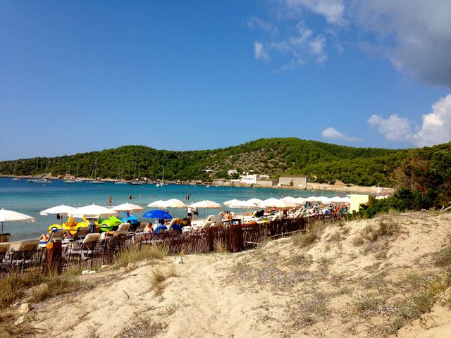 Een van de prachtige stranden van Ibiza