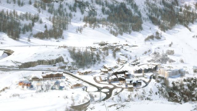 Tignes tussen de bergen ingeklemd