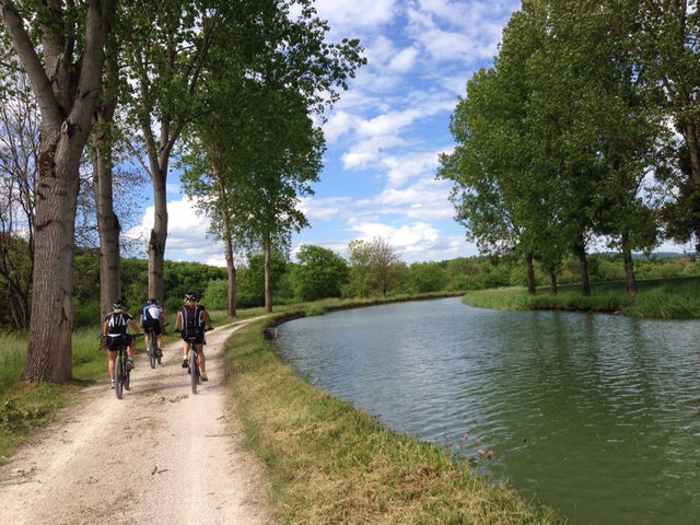 Fietsen langs het Bourgondisch Kanaal