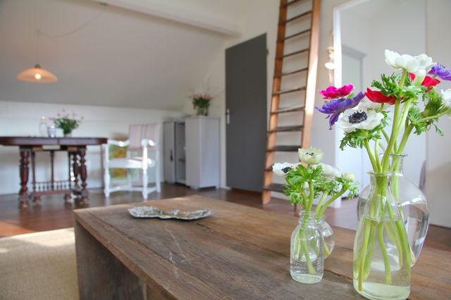 Hommel, een appartement boven een oude paardenstal. Hoe authentiek willen we verblijven