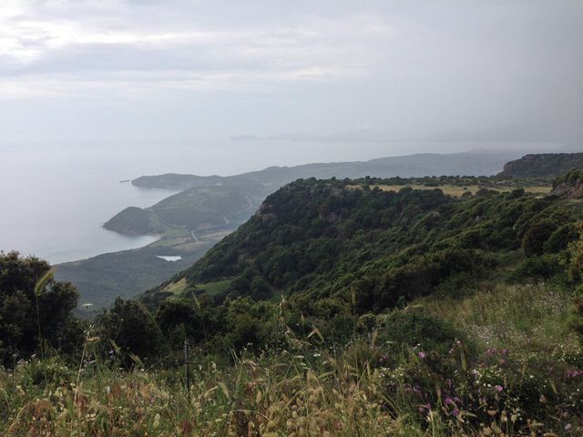 Uitzicht op de prachtige omgeving in Sardini\u00eb