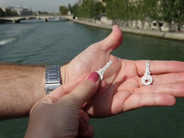 De sleutels hoor je in de Seine te gooien