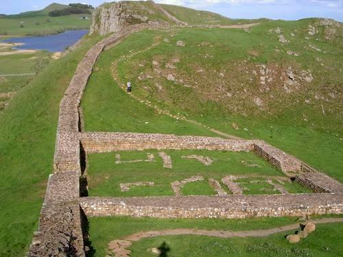 On-Hadrian%27s-Wall,-north-of.jpg