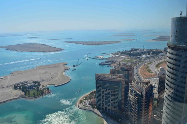 Uitzicht over de kust van Abu Dhabi