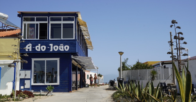 Eten bij een restaurant \u00c0 do Jo\u00e3o op Ilha do Farol