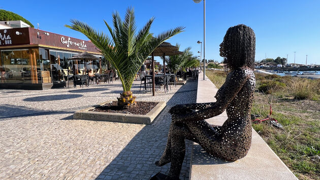 De rustige boulevard bij een van de leukste dorpjes Alvor