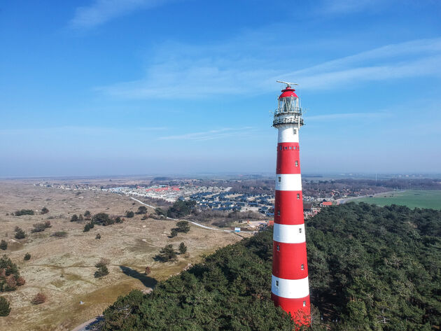 Het eindeloze duingebied op Ameland is perfecte voor lange wandelingen