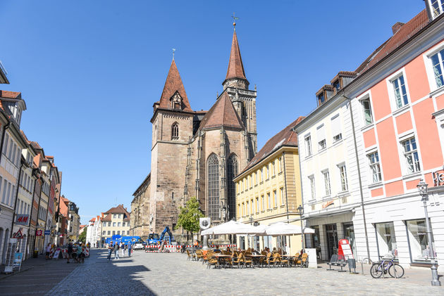 In het centrum van Ansbach vind je lokale boetieks die worden afgewisseld met bekende ketens