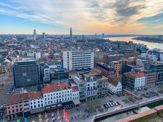 Waanzinnig uitzicht over de stad vanaf het dak van het MAS