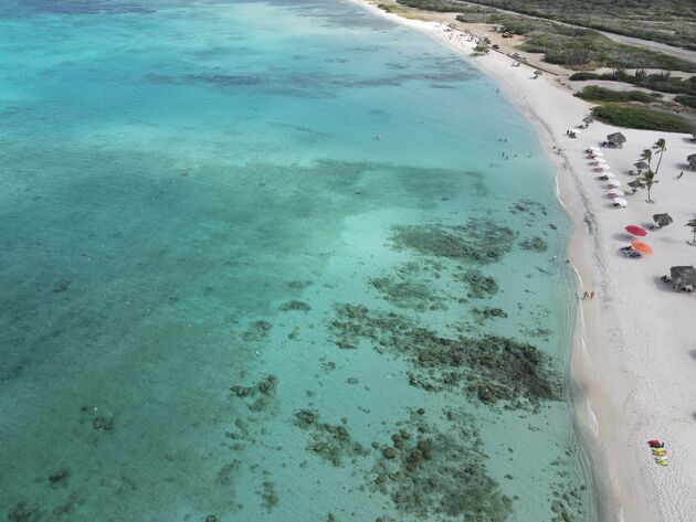 <em>Arashi Beach is rustig en je zou het zelfs nog een onontdekt pareltje kunnen noemen!<\/em>