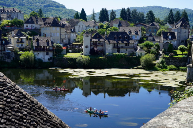 Kano\u00ebn op de Dordogne