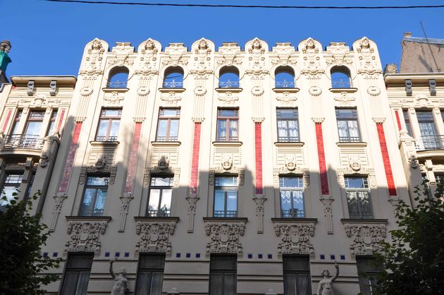 Prachtige gebouwen in de art nouveau wijk in Riga
