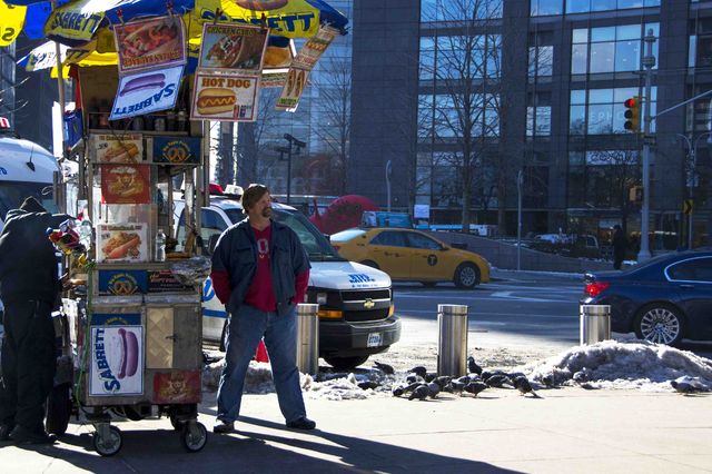 new_york_new_yorkers_streetfood_hotdogs