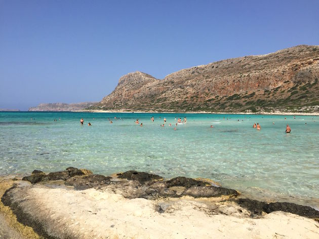 Het water op Kreta is erg zout, zouter dan in Nederland!