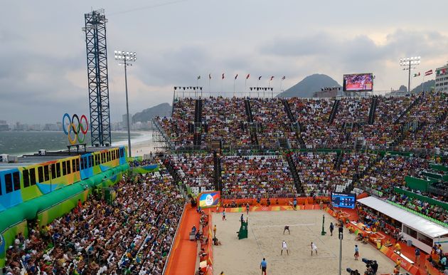 Tijdens de Olympische Spelen stond midden op de Copacabana het gigantische beachvolleybalstadion