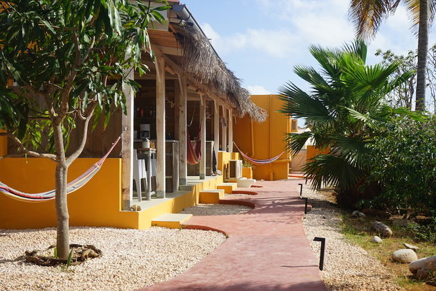 Het meest kleurrijke plekje om te slapen op Bonaire is de `Bed & Breakfast: <a href=\