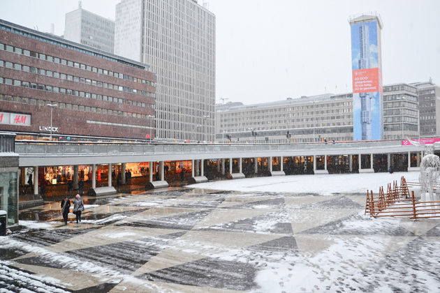 Het bekendste plein van Stockholm oogt wel een beetje grauw.