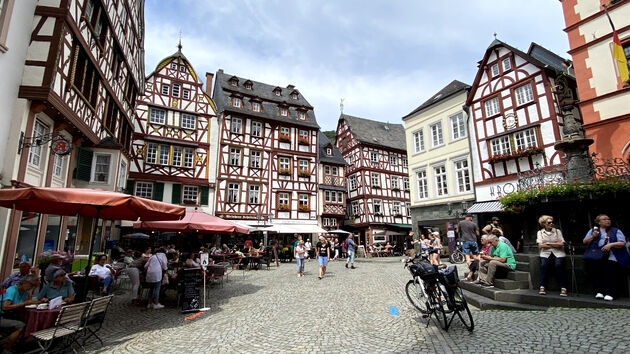 Prachtige klassieke Duitse architectuur in het centrum van Bernkastel Kues