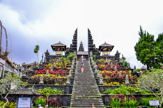 De prachtige `moeder der tempels`: Besakih Tempel