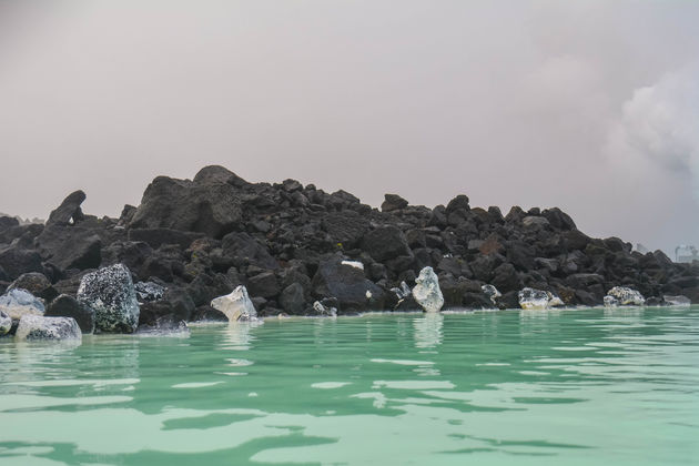 Het zout en de mineralen in het water zijn goed voor je huid