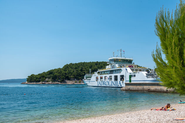 Met ferrymaatschappij Jadrolinija kun je eilandhoppen in Kroati\u00eb