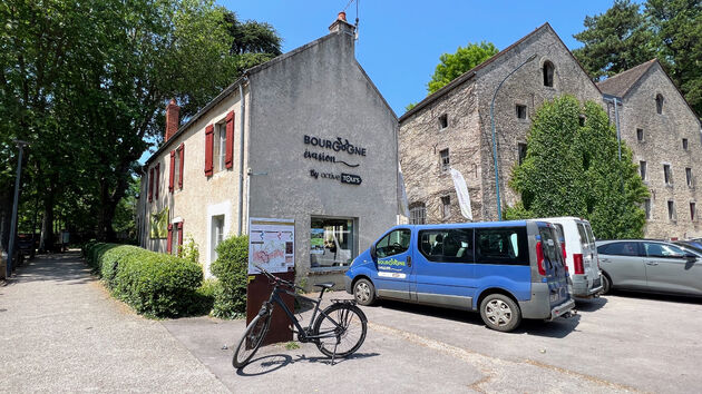 Active Tours in Beaune: je kunt hier parkeren en een e-bike of gravelbike huren
