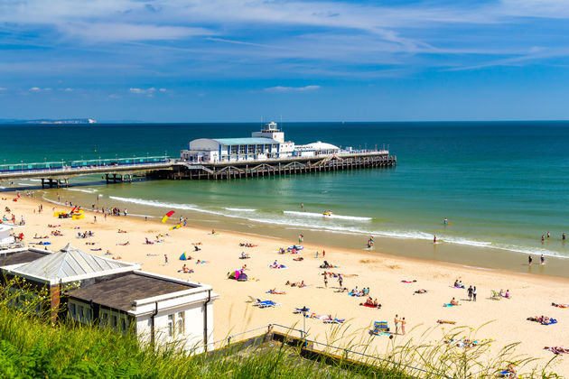 Bournemouth Beach in Engeland\u00a9 Ian Woolcock - Adobe Stock