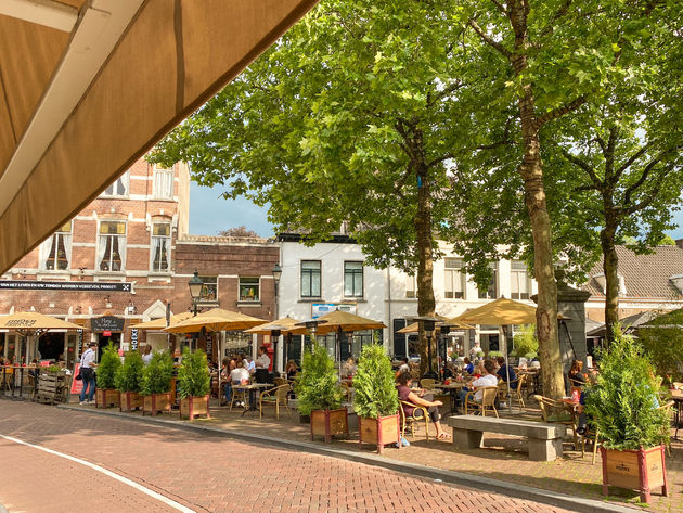 Het gezelligste terras van Breda: de Ginnekenmarkt
