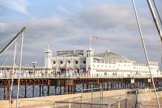 Zeker doen: wandel `s avonds over de gezellige pier van Brighton