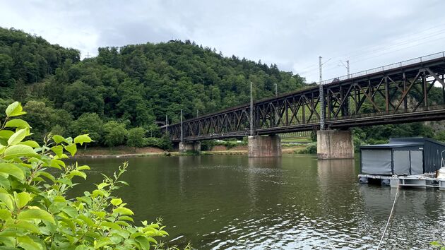 De  brug tussen Bullay en Alf is de eerste dubbeldeksbrug van Duitsland