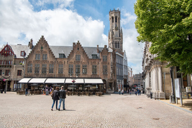 Op de achtergrond zie je het beroemde Belfort