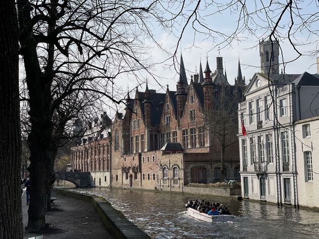 <em>Doen in Brugge: een rondvaart maken.<\/em>