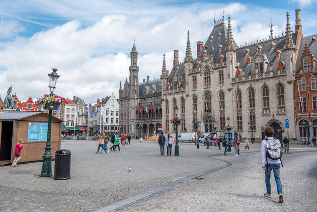 Het indrukwekkende stadhuis op de Grote Markt