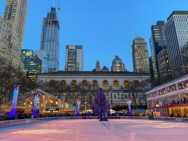 Bryant Park is `s avonds de allermooiste plek om te schaatsen