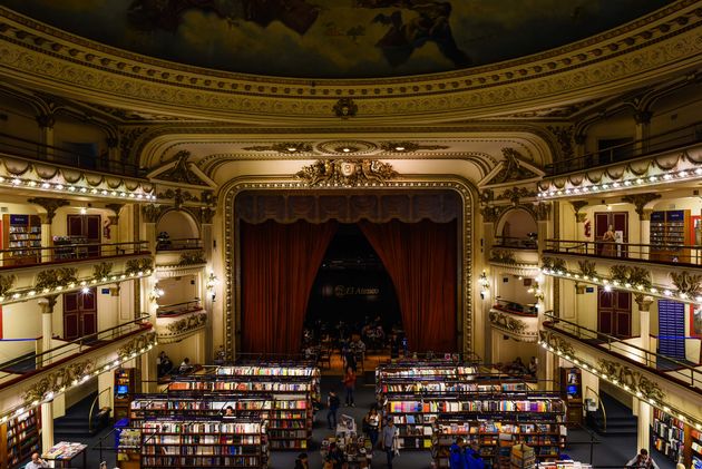 Dit oude theater is nu de mooiste boekwinkel ter wereld!