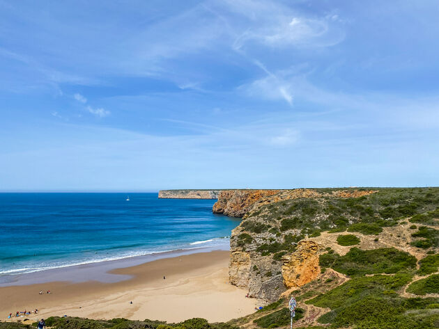 Op weg naar zuidwesten vind je ook enkele prachtige uitzichten en stranden.