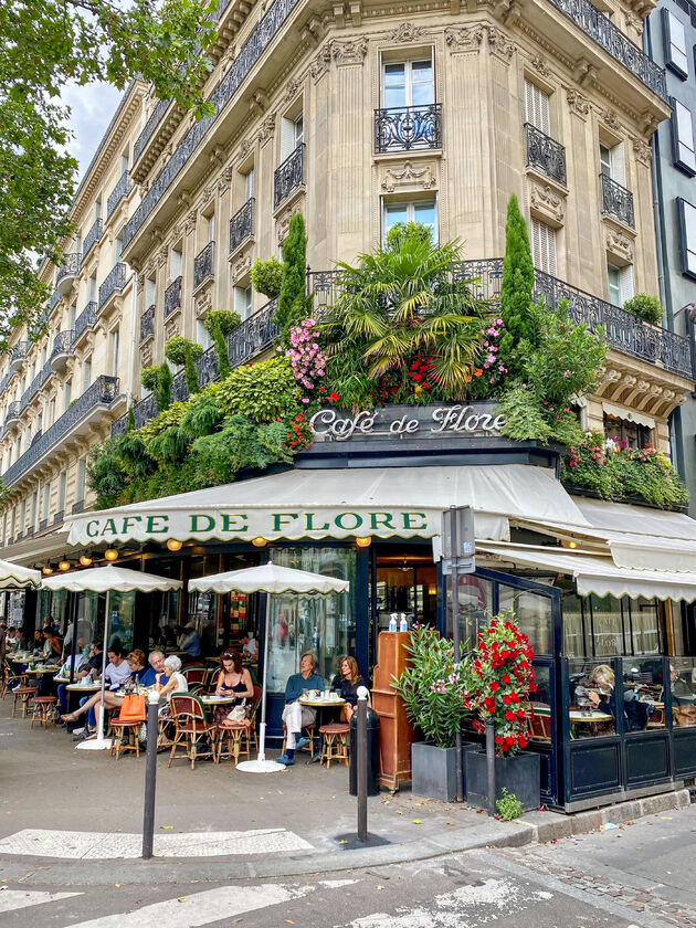 Caf\u00e9 de Flore in Saint-Germain-des-Pr\u00e9s heeft de mooiste voorgevel van heel Parijs