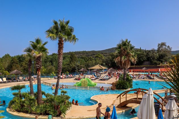 Natuurlijk hoort relaxen aan het zwembad er ook bij