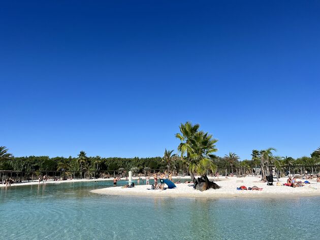 Camping Domaine de la Dragonni\u00e8re is een schitterend vakantiepark aan de zuidkust