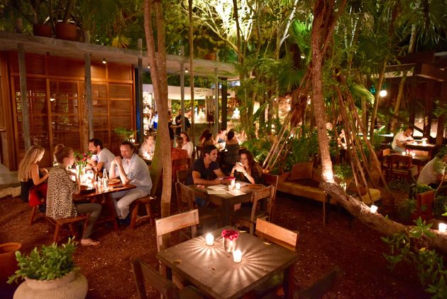 Dineren in de romantische tuin van Casa Jaguar