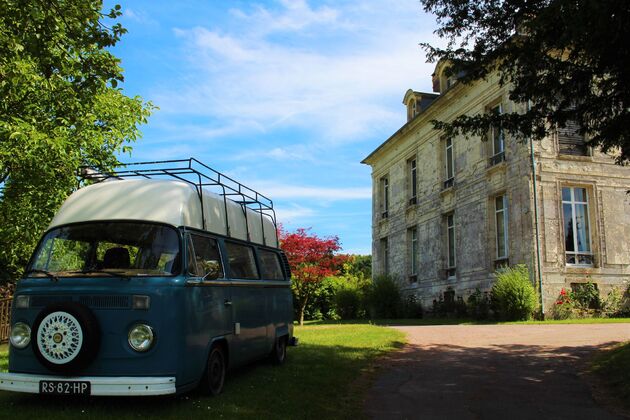 <em>Le Br\u00e9vedent is een heerlijke familiecamping bij een prachtig kasteel.<\/em>