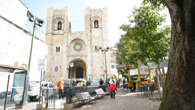 Cathedrale Santa Maria Maior, helaas wordt er volop verbouwd en is het er nu rommelig