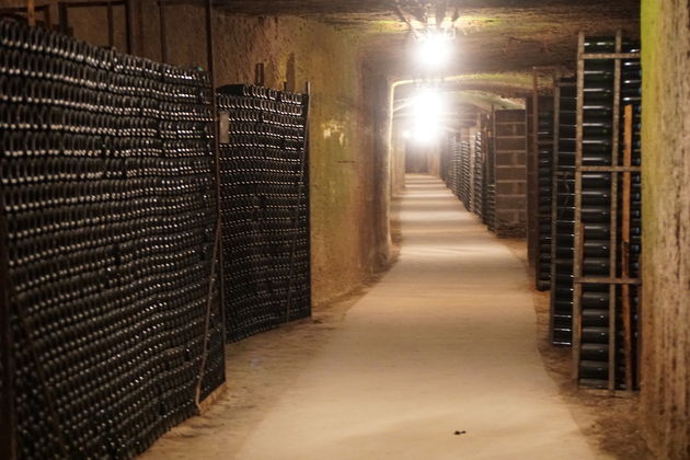 Les Caves Monmousseau, een kilometers lang grottenstelsel met wijn, wijn en nog eens wijn