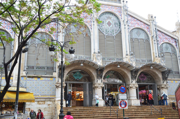De Central Market is een populaire plek waar zowel toeristen als locals heel graag komen.