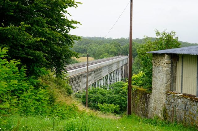 Een kijkje over de oude spoorbrug