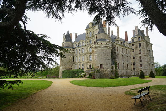 Cha\u0302teau de Brissac, niet alleen het hoogste kasteel maar ook een van de mooiste in de Loire