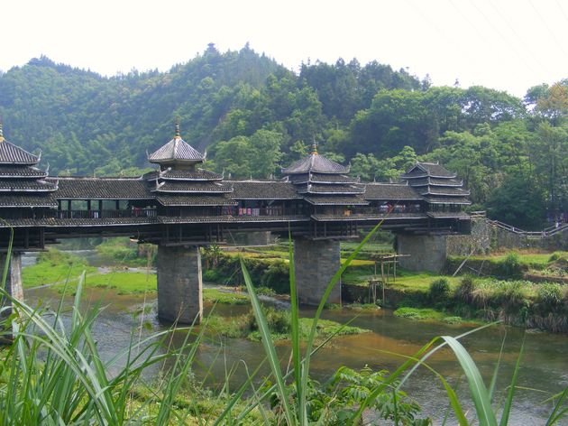Een van de prachtige regenbruggen in het zuiden van China!