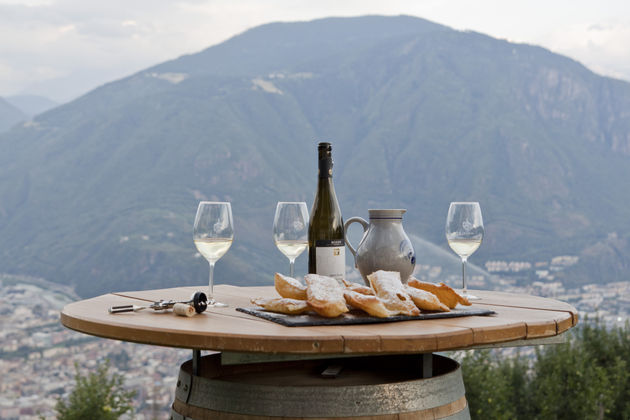 Het uitzicht is niet alleen heel erg goed, het eten (en de wijn!) is er top!